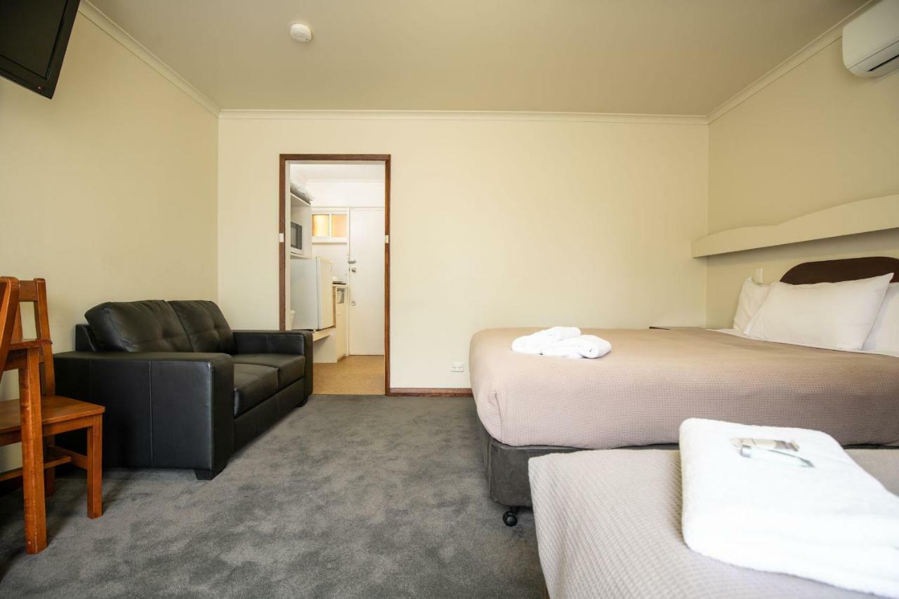 City View Motel Montagu Bay Екстериор снимка