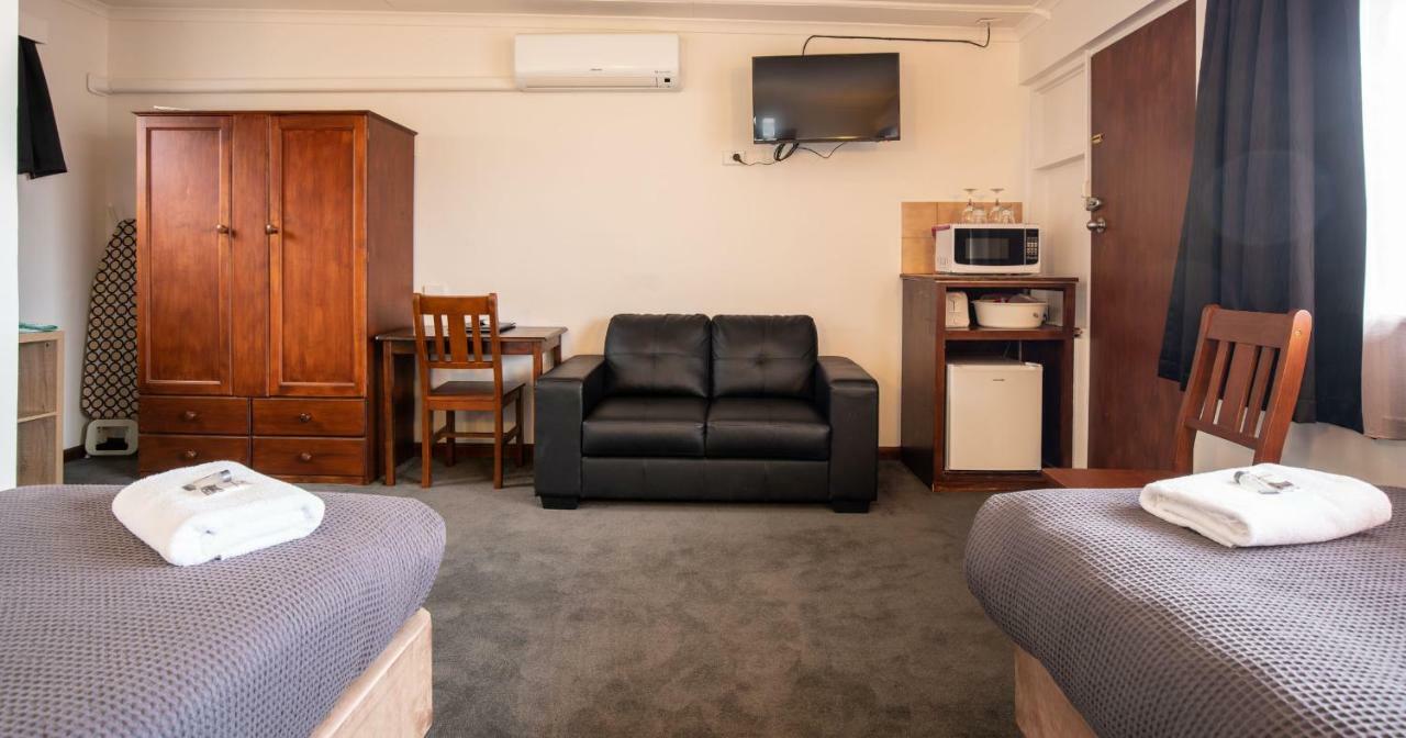 City View Motel Montagu Bay Екстериор снимка